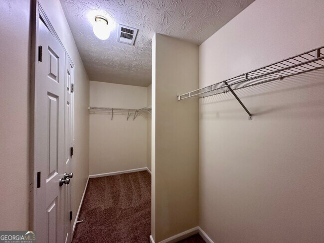 Building Photo - 3713 Crescent Hill Ln