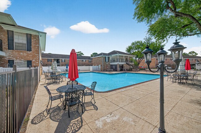 Building Photo - 14333 Memorial Dr