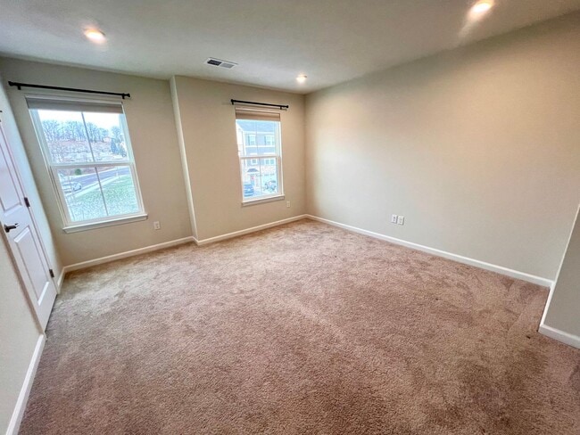 Building Photo - 3 Bed 3 Bath- Mars PA
