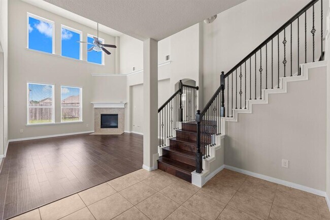Building Photo - 18115 Fernwood Bend Dr