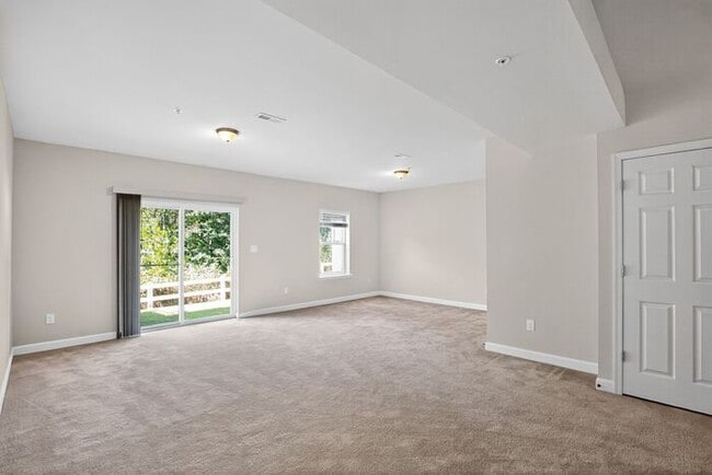 Building Photo - 559 English Oak Ln