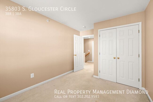 Building Photo - 35803 S Gloucester Cir