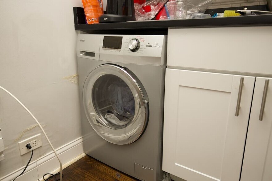 Building Photo - 2151 N Fremont St