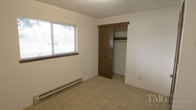 Building Photo - 3283 Addy St