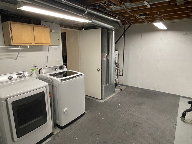basement storage/laundry room - 300 Southridge Pl