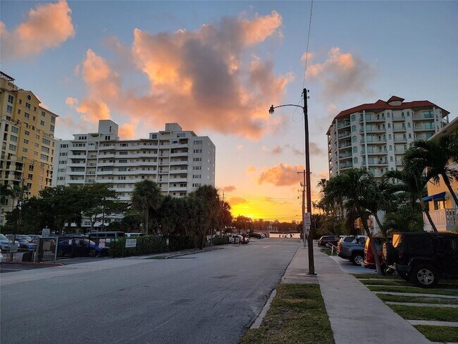 Building Photo - 3015 Seville St