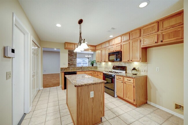 Building Photo - 60 W Indian Sage Cir