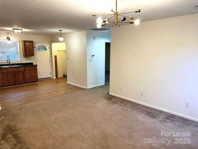 Building Photo - 5589 Wrenn Dr