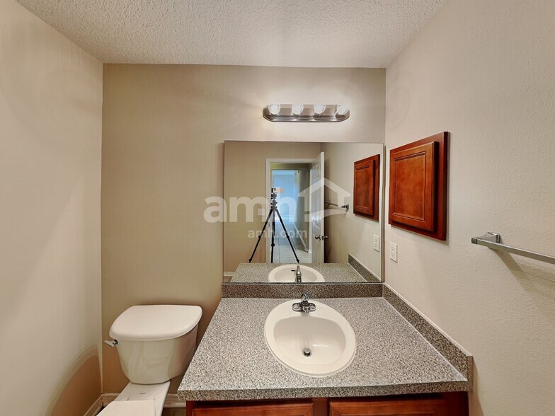 Building Photo - 2531 Fox Hill Ln