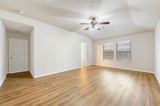 Building Photo - 16702 Grove Trail Ln