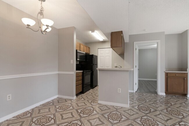 Building Photo - 221 Lake Brook Cir