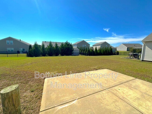 Building Photo - 137 Willow Valley Dr