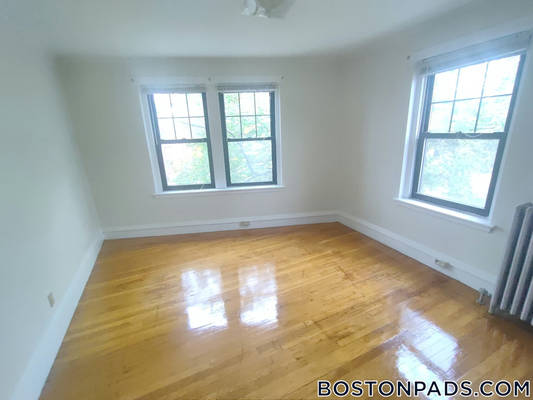 Building Photo - 349 Pleasant St