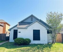 Building Photo - 1646 Hancock Dr