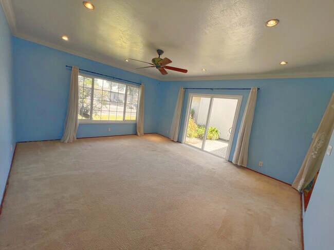 Building Photo - 2260 Crocker Way