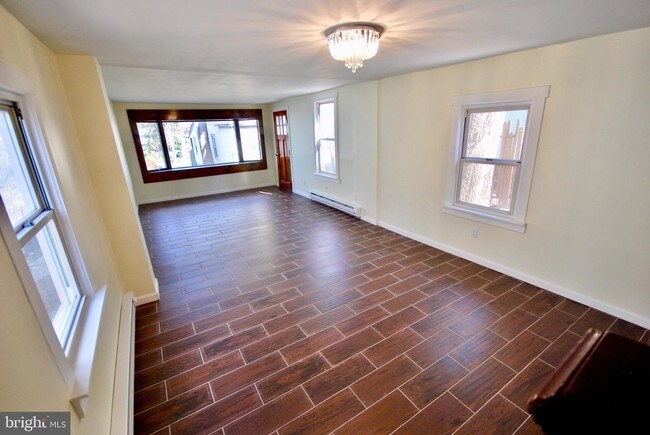 Building Photo - 107 9th Ave