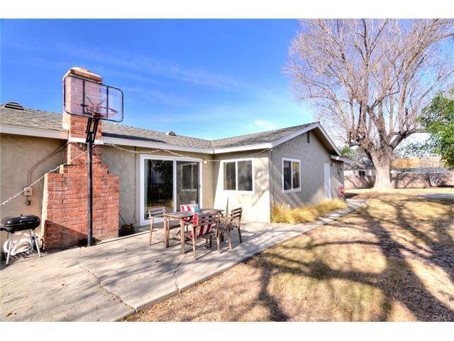 Building Photo - 1535 E Everett Pl