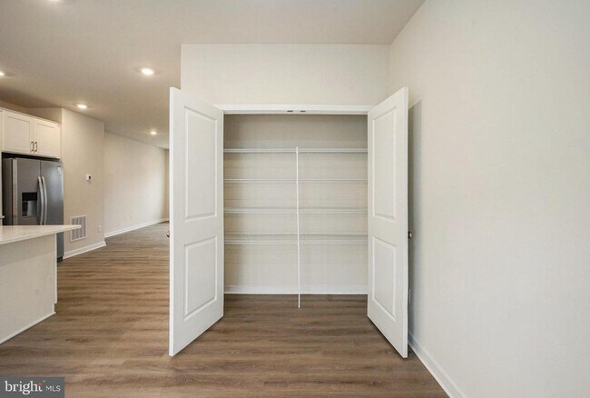 Building Photo - 708 Platinum Dr