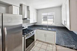 Building Photo - Newly Updated 2Bedroom 1Bathroom in Valley...