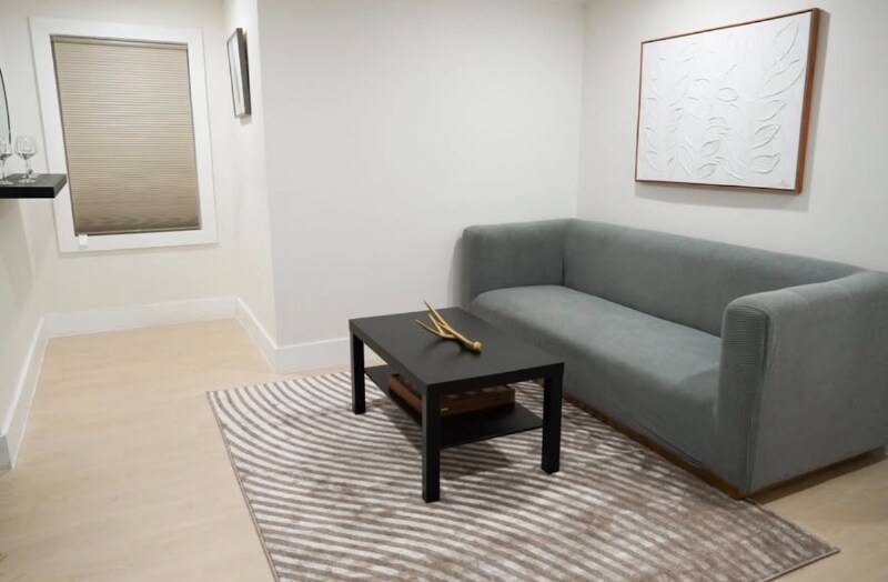 Building Photo - 466 Avon Ave