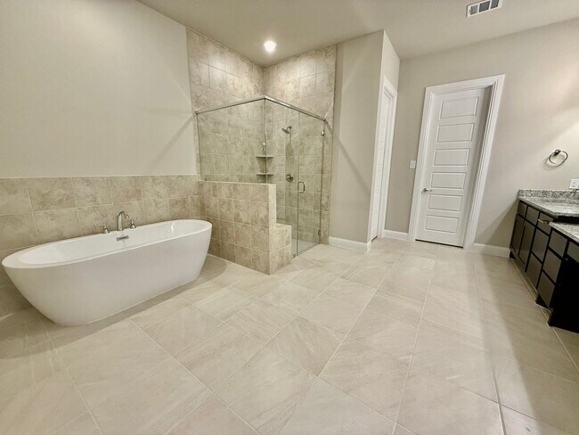 Building Photo - 5612 Bonnie Dr