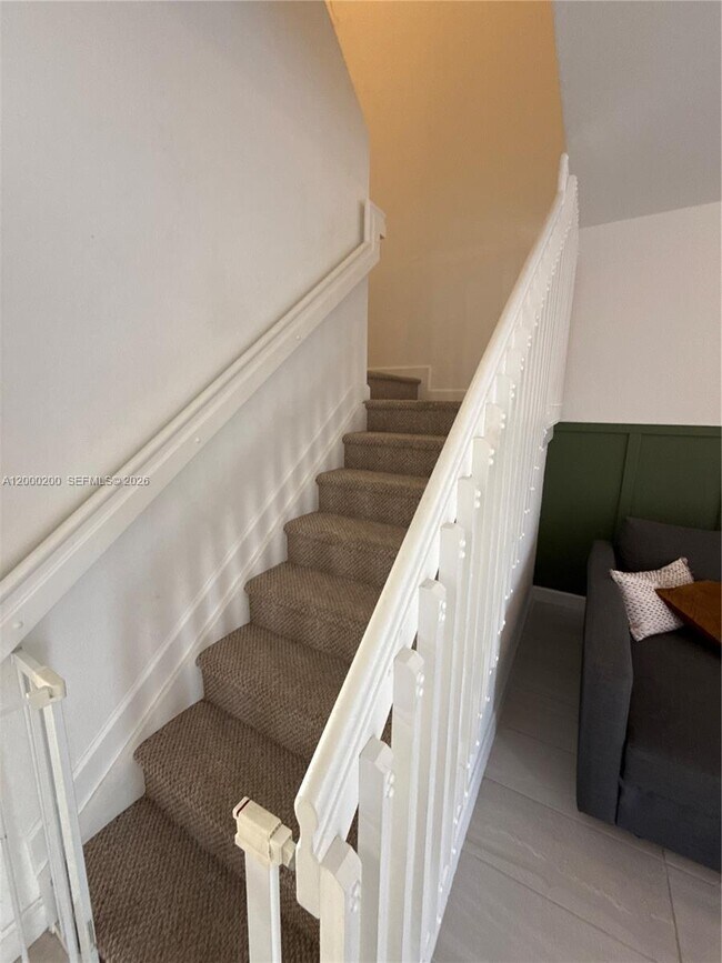 Building Photo - 412 NW 12th Pl