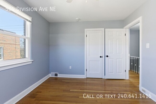 Building Photo - 504 Division Ave NE