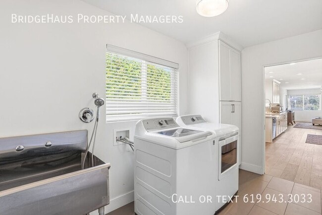 Building Photo - 3266 Goldfinch St