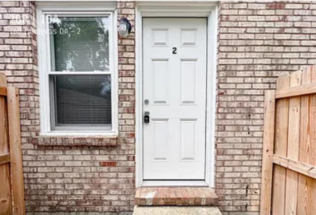 Building Photo - 160 Landings Dr