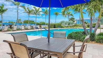 Building Photo - 5031 5th Ave