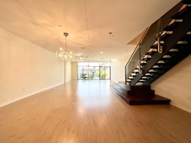 Building Photo - MOVE IN SPECIAL!!! FIRST MONTH FREE!!! LUX...