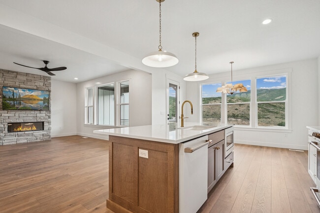 Building Photo - 474 Ascent Dr