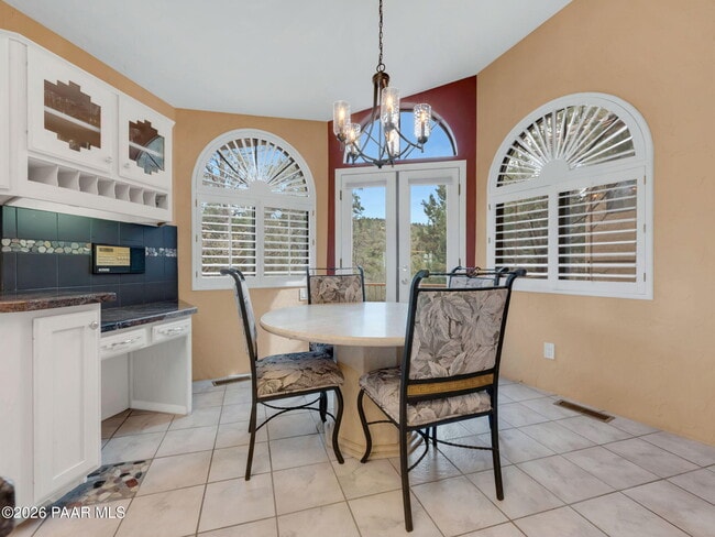 Building Photo - 3160 Rainbow Ridge Dr