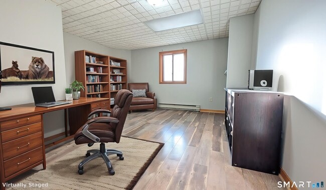 Building Photo - 10 Ledgewood Dr