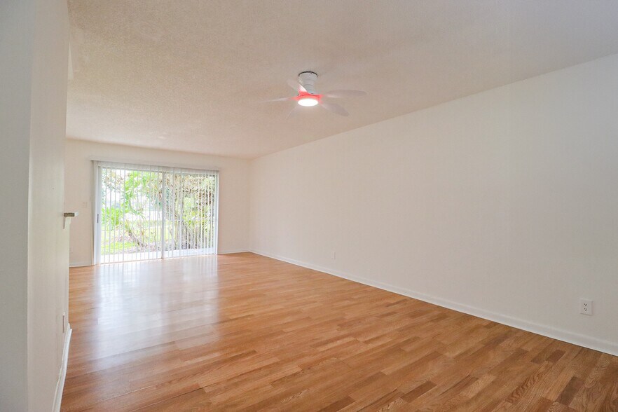 Building Photo - 3453 NW 44th St