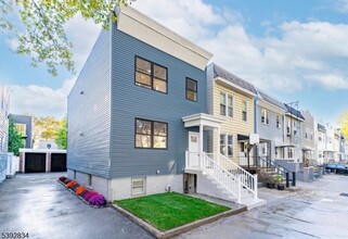 Building Photo - 111 Clarke Ave