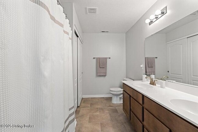 Building Photo - 115 Shadow Rock Ct