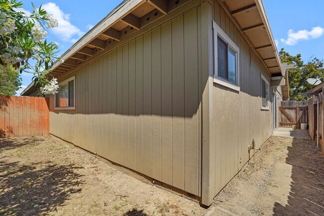 Building Photo - 2332 Imran Dr