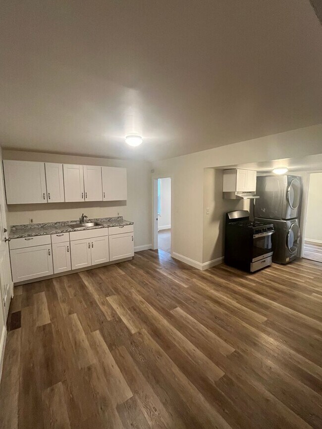 Building Photo - 355 Washington St