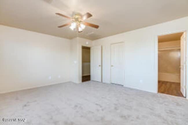 Building Photo - Well maintained 2-story, 4 bedroom and 2.5...