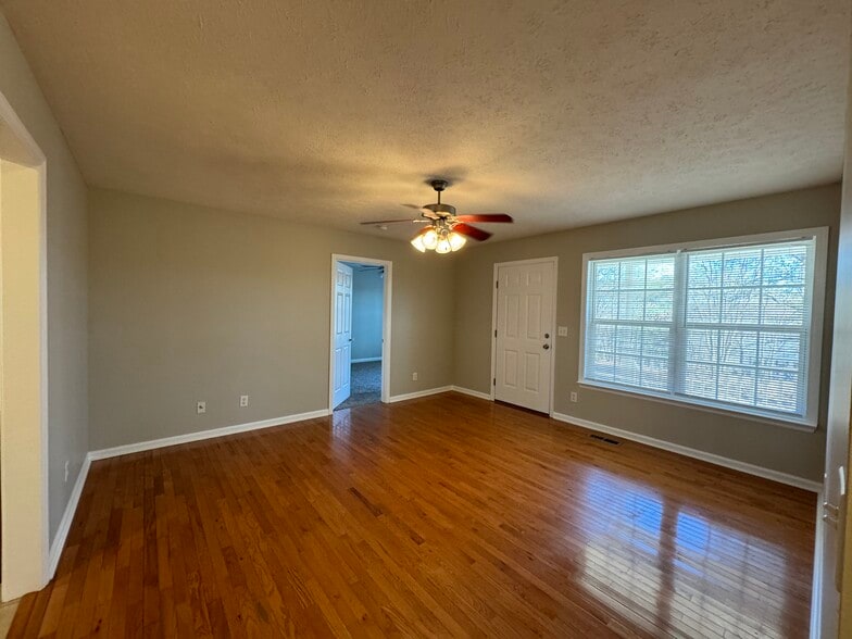 Building Photo - 66 Wildfire Dr