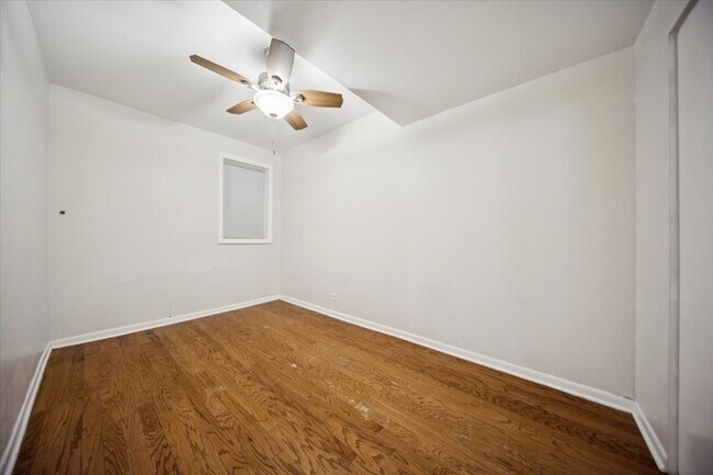 Building Photo - 750 S Oakley Blvd
