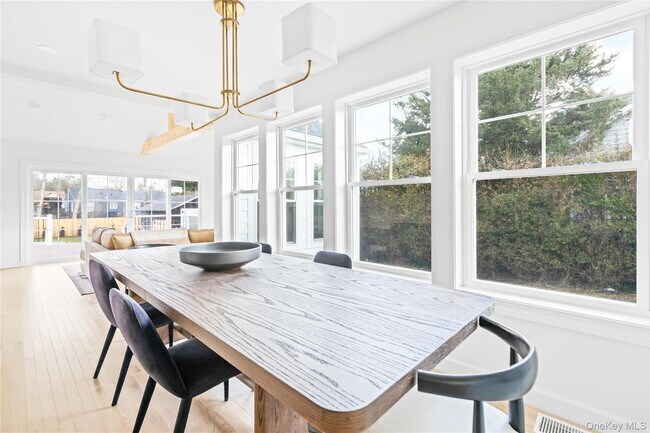 Building Photo - 21 N Howells Point Rd