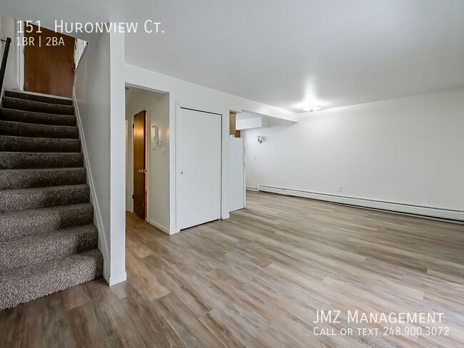 Building Photo - 151 Huronview Ct