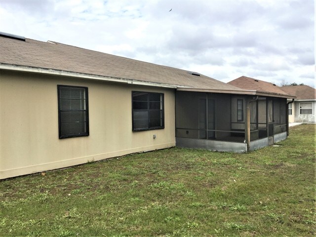 Building Photo - 214 Red Maple Drive