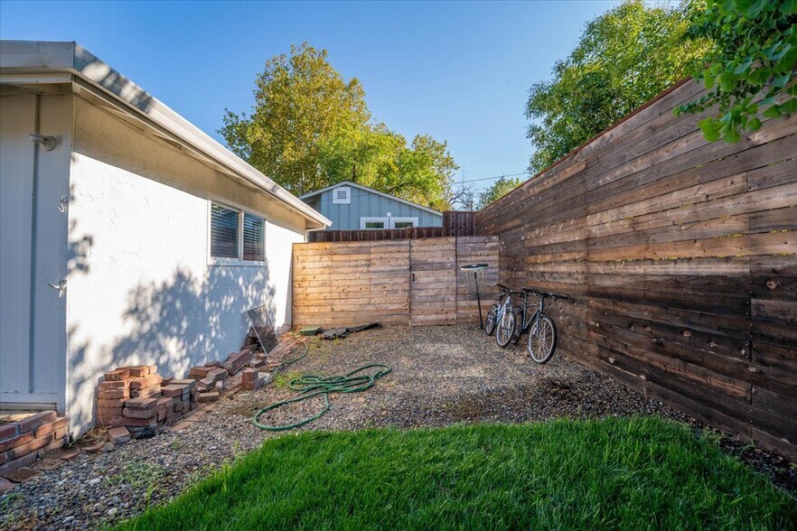 Building Photo - 1132 Walnut Ave