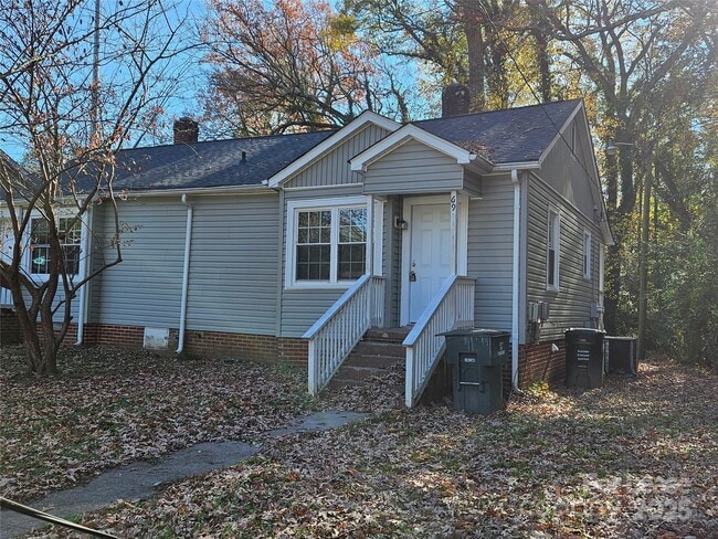 Primary Photo - 69 Grattan Dr NE