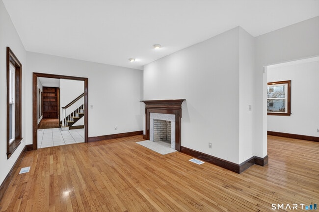 Building Photo - 82 Limewood Ave