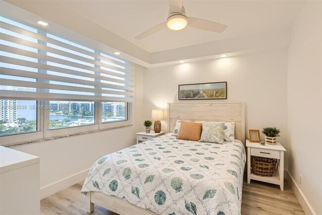 Building Photo - 2501 S Ocean Dr