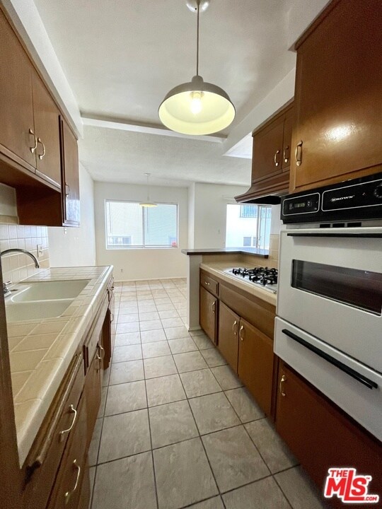 Building Photo - 11727 Mayfield Ave